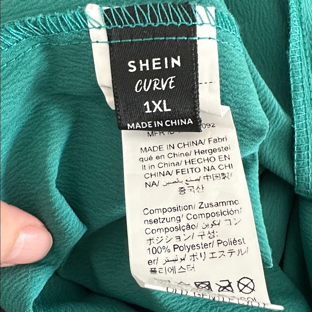 Emerald Green Jumpsuit | Adjustable Straps | Pockets | Size 1X - Picture 10 of 11